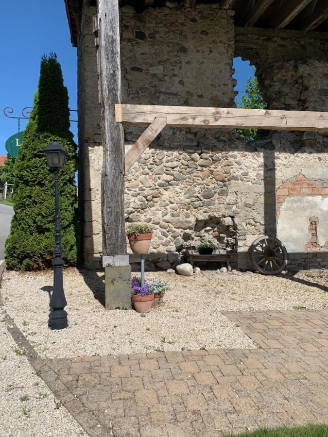 Le Chateau De Vuissens Hotel Exterior photo